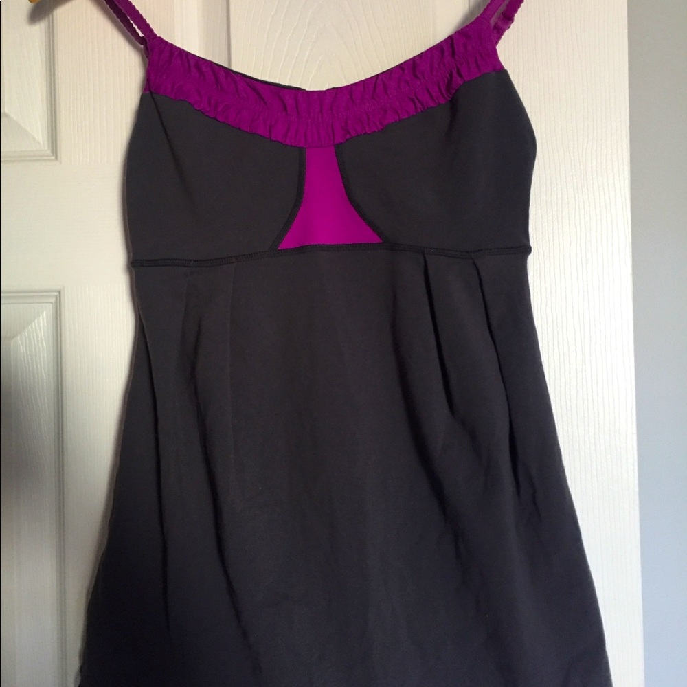 Lululemon size 4 top